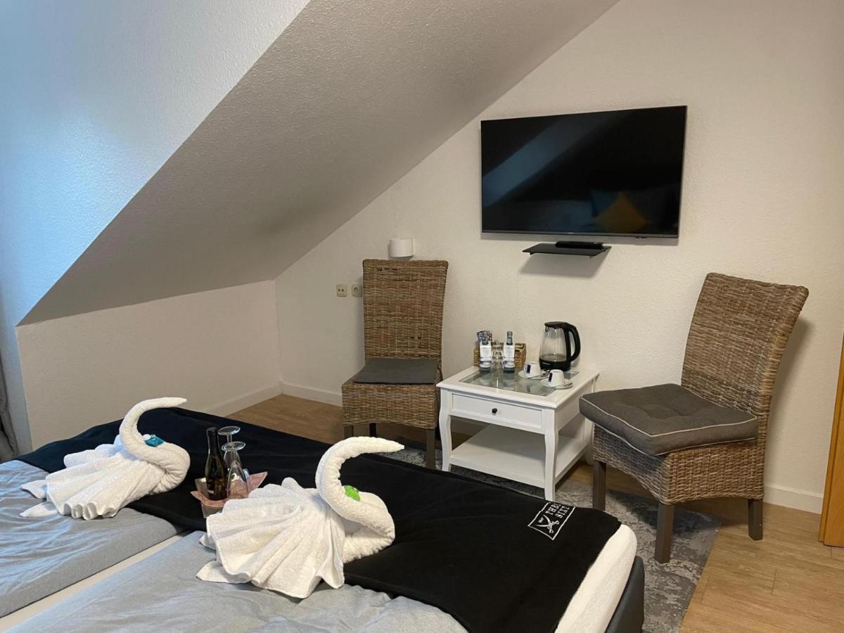 Hotel Und Restaurant Zum Bunten Hirsch Mirow Kültér fotó